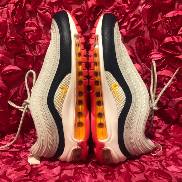 Nike Women's Air Max 97 - Picture 3 of 8
